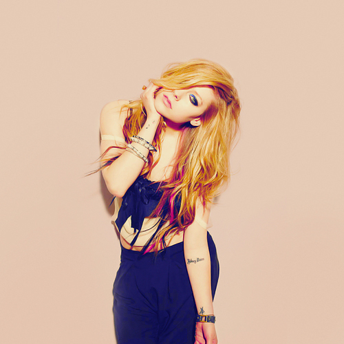 tatuagens-da-Avril-Lavigne
